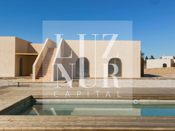 Alch Outdoor Pool  Rooftop Access